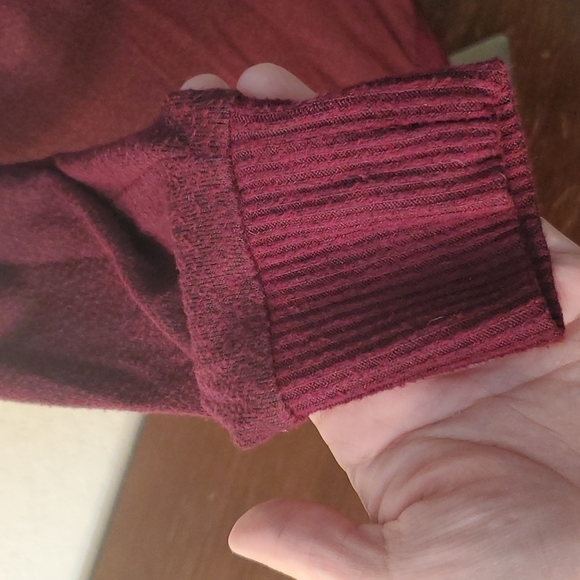 Lucky Brand Burgundy Women's V-Neck Sweater, S/P - Picture 8 of 14